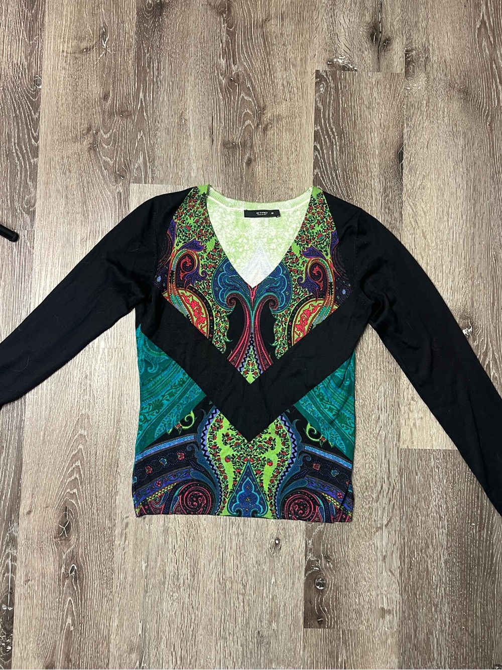 ETRO made in italy, Vibrant Paisley silk V-Neck Long Sleeve Top - Multicolor